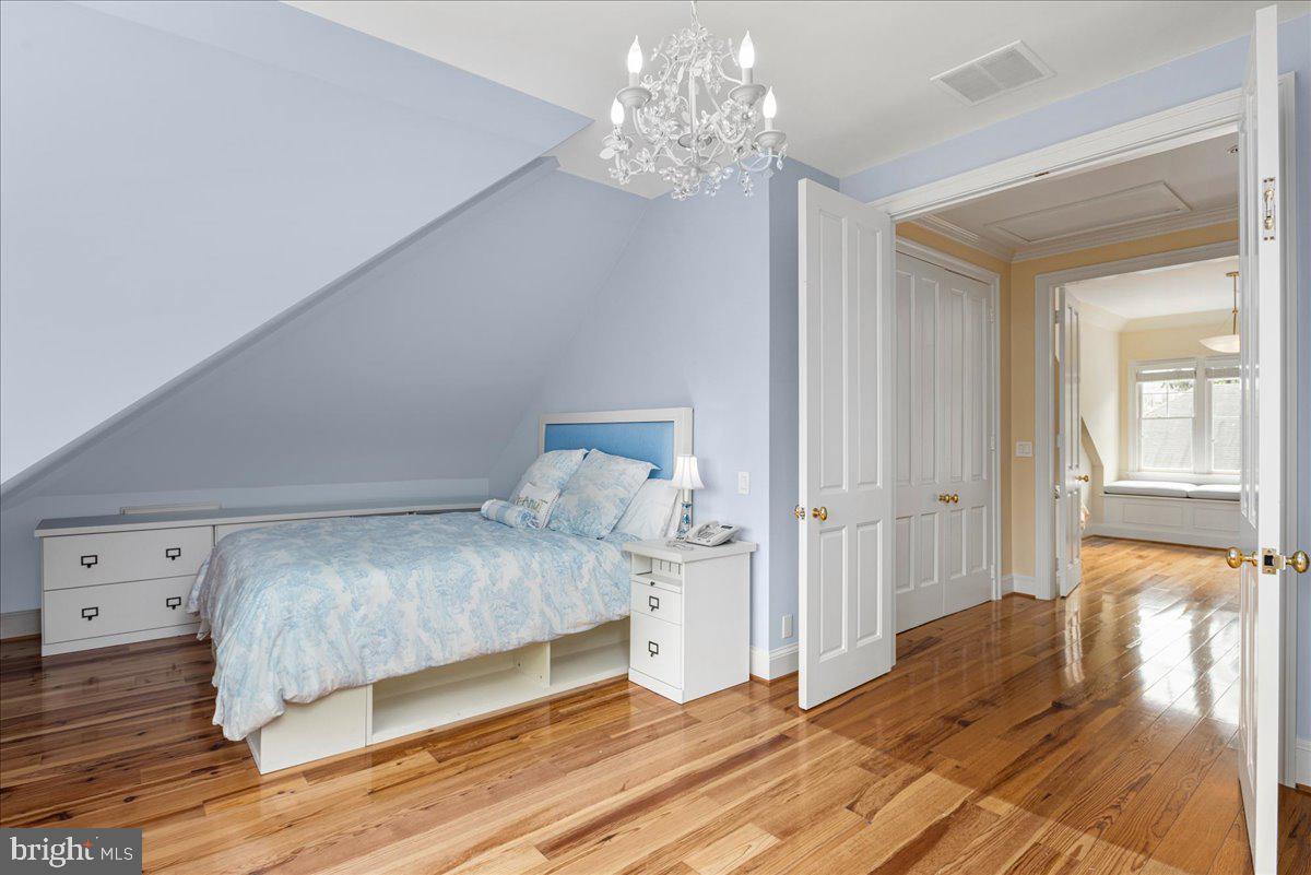CLEVELAND PARK - Residential