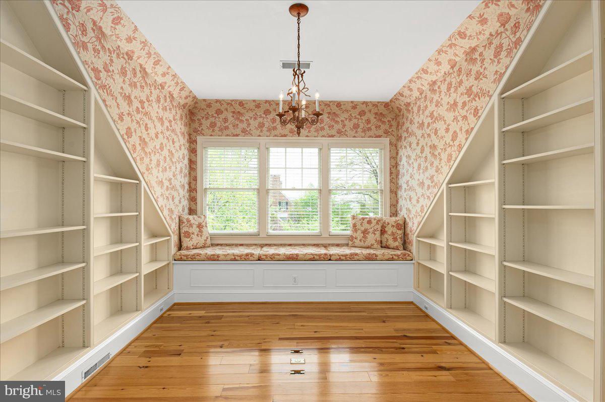 CLEVELAND PARK - Residential