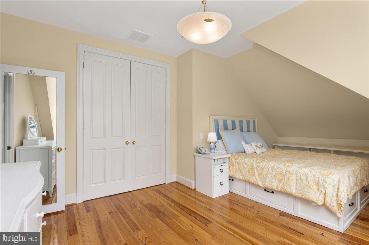 CLEVELAND PARK - Residential