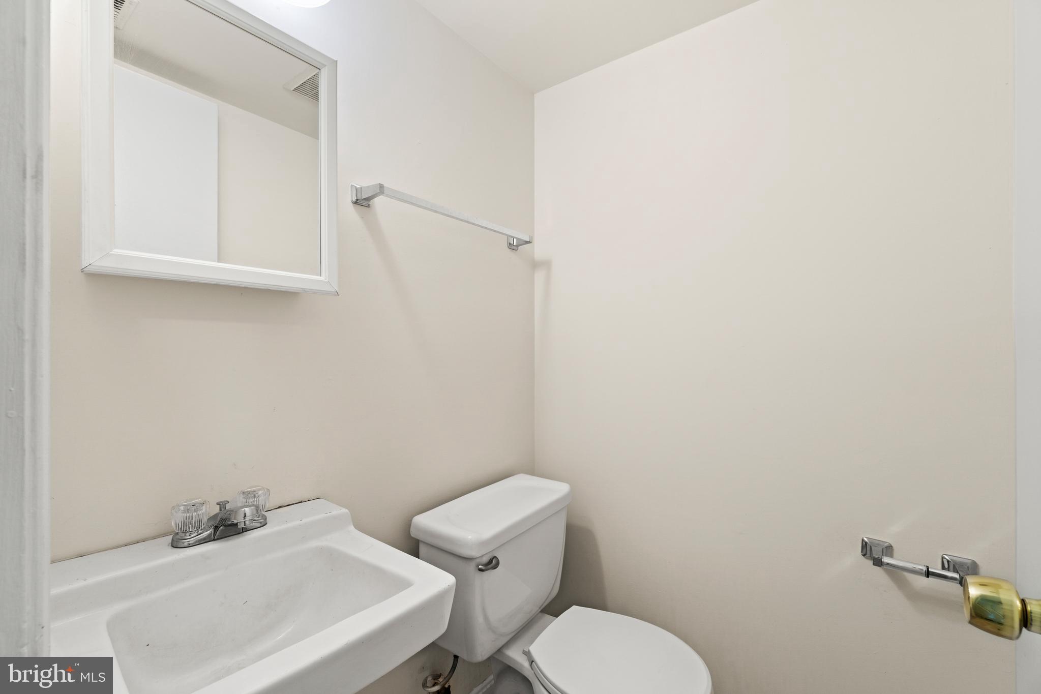 KEENE MILL WOODS - Residential Lease