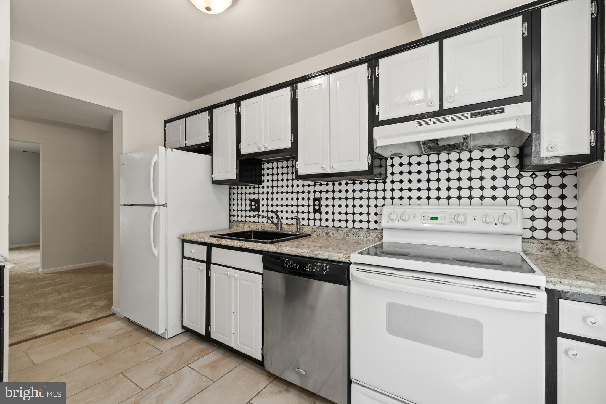 KEENE MILL WOODS - Residential Lease