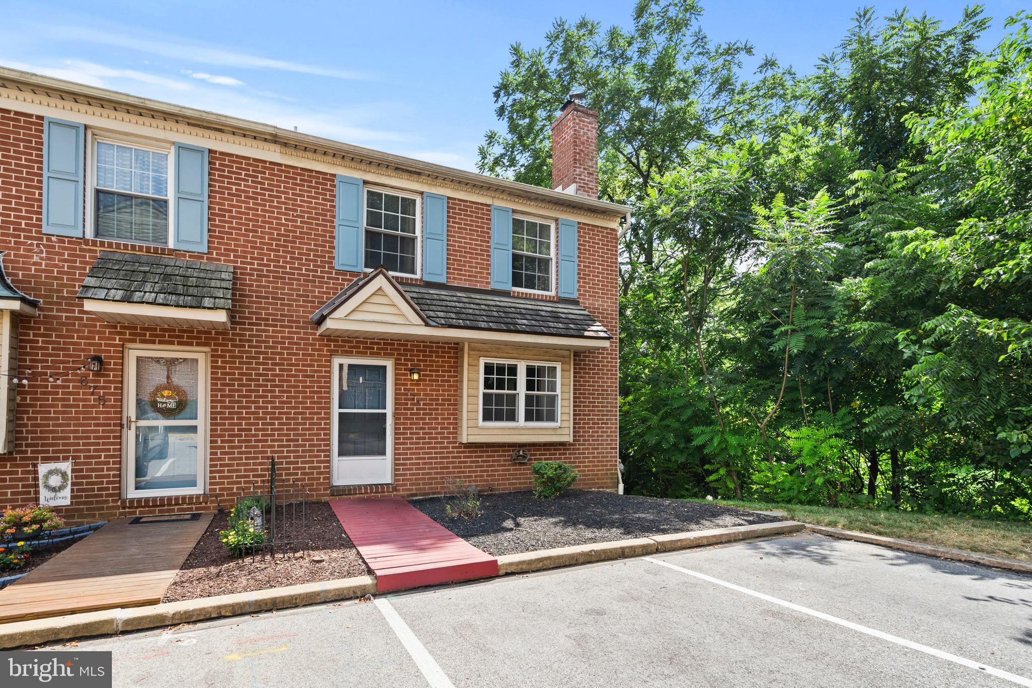 674 COATES LANE