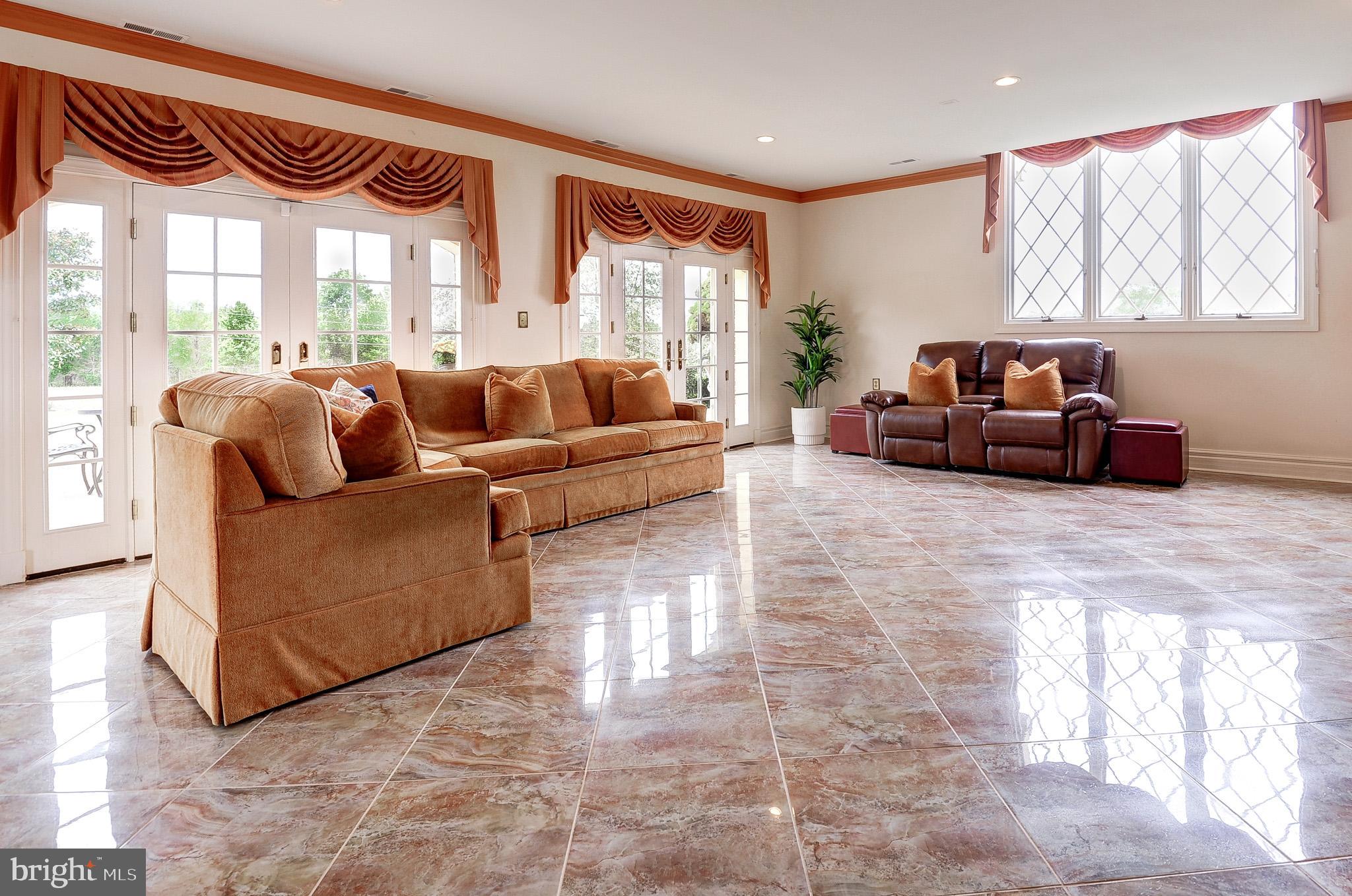 HAYMARKET TOWN - Residential