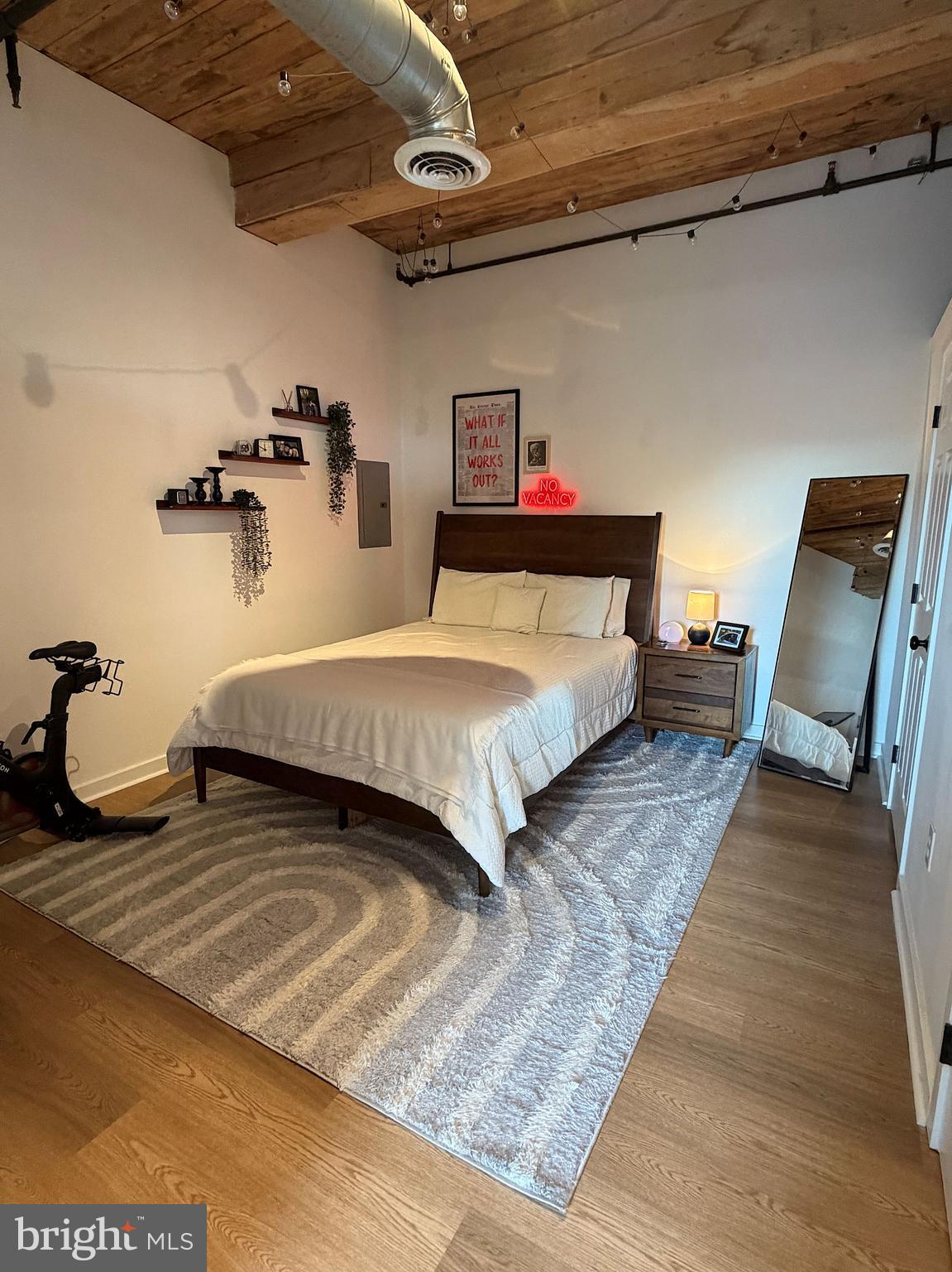 ROXBOROUGH - Residential