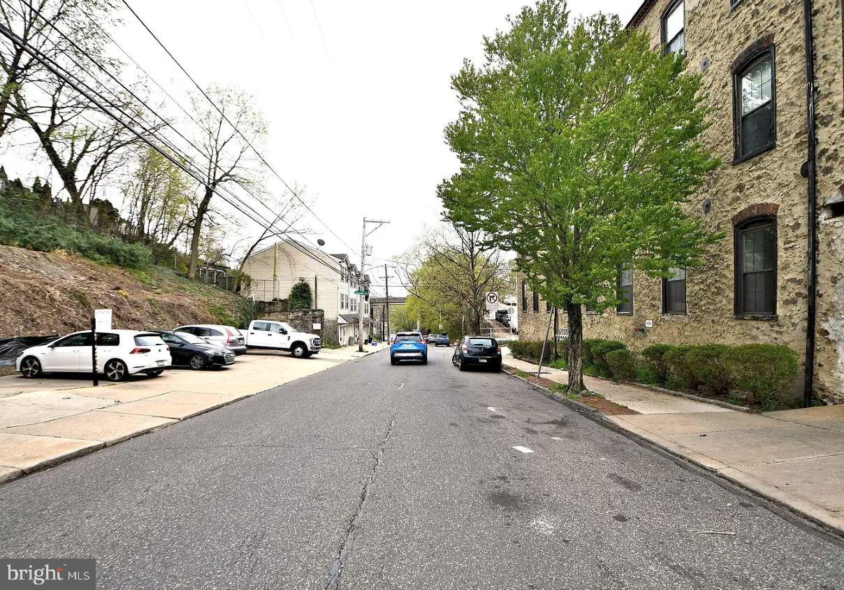 ROXBOROUGH - Residential