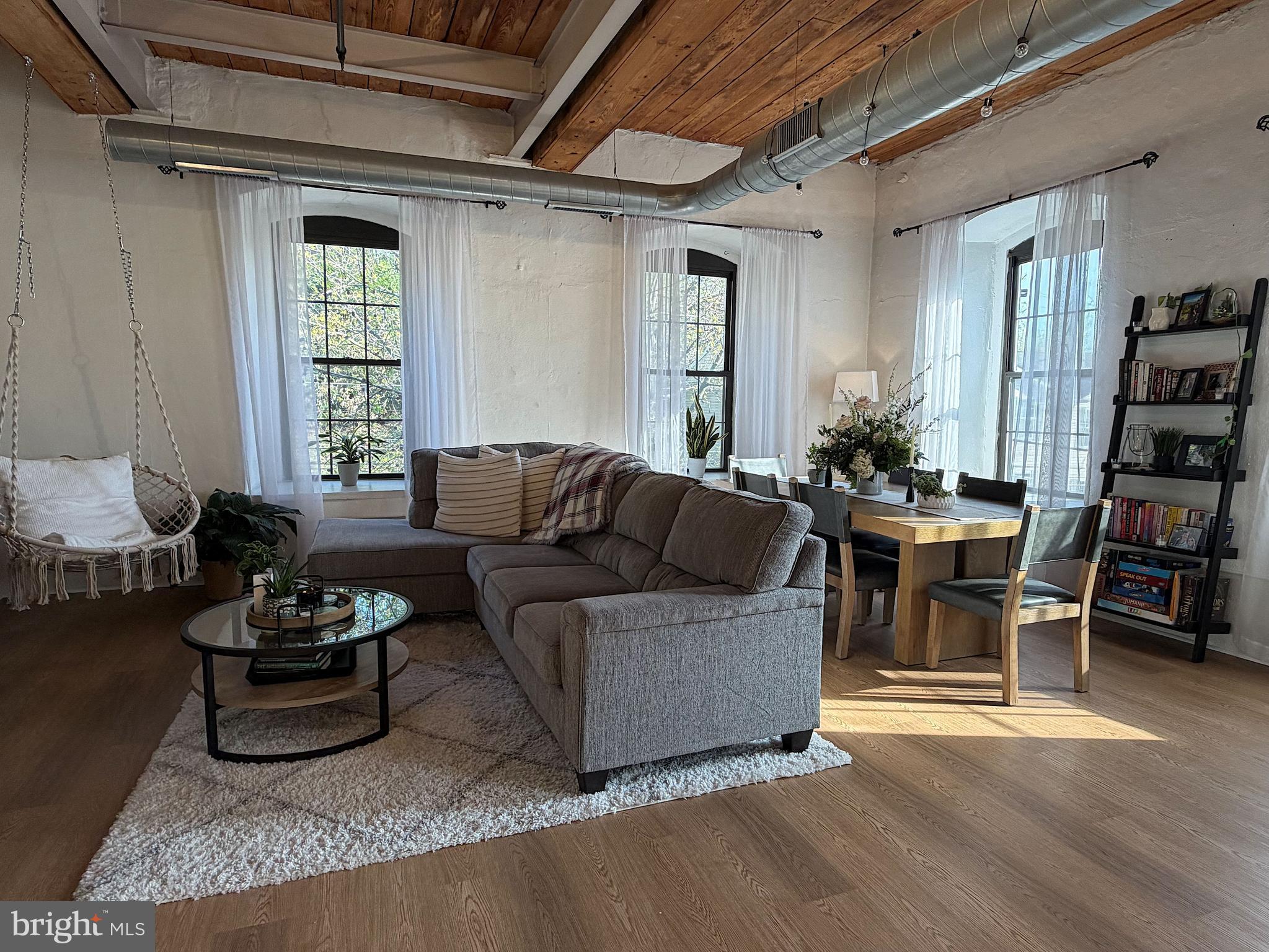 ROXBOROUGH - Residential