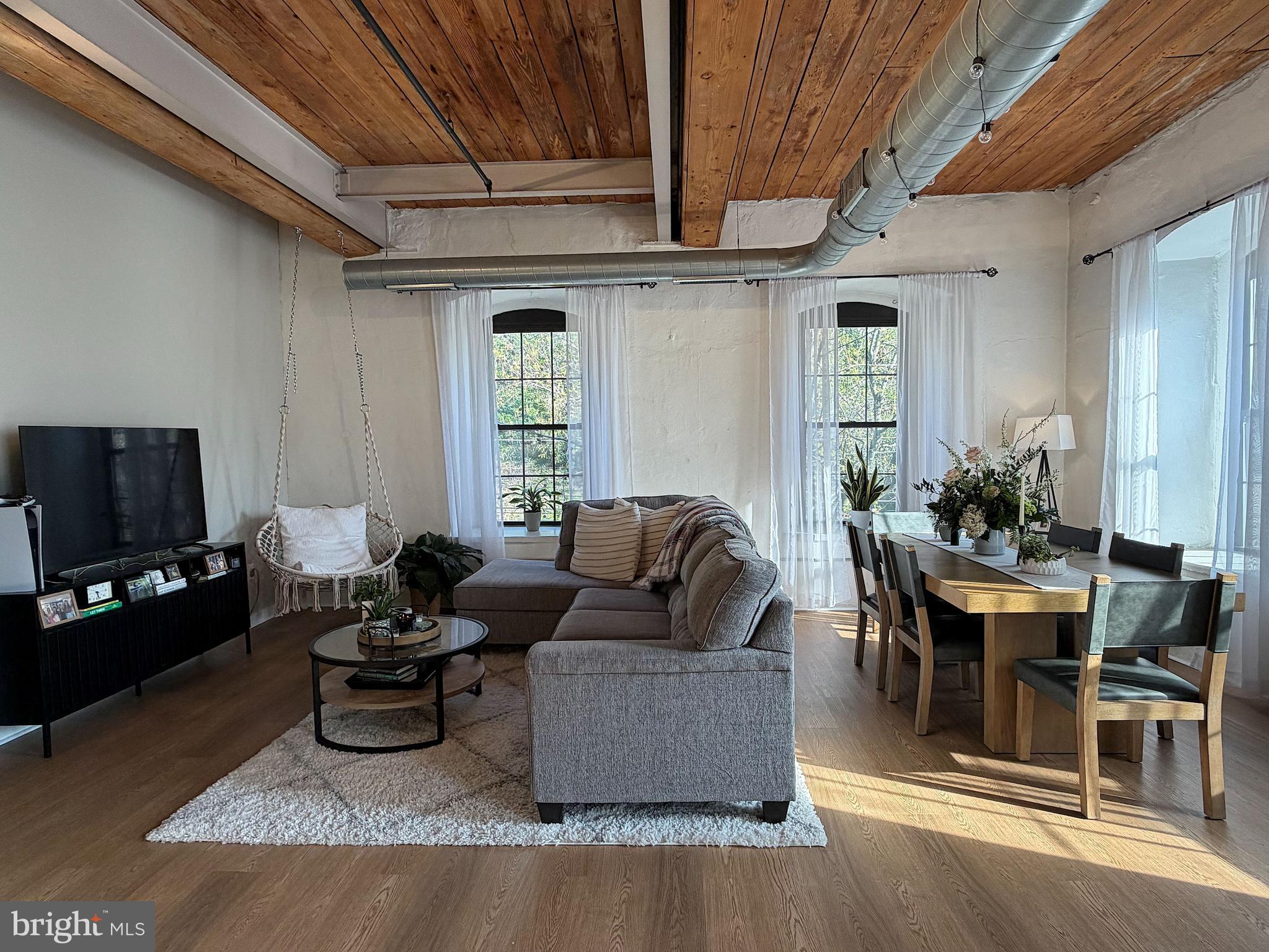 ROXBOROUGH - Residential