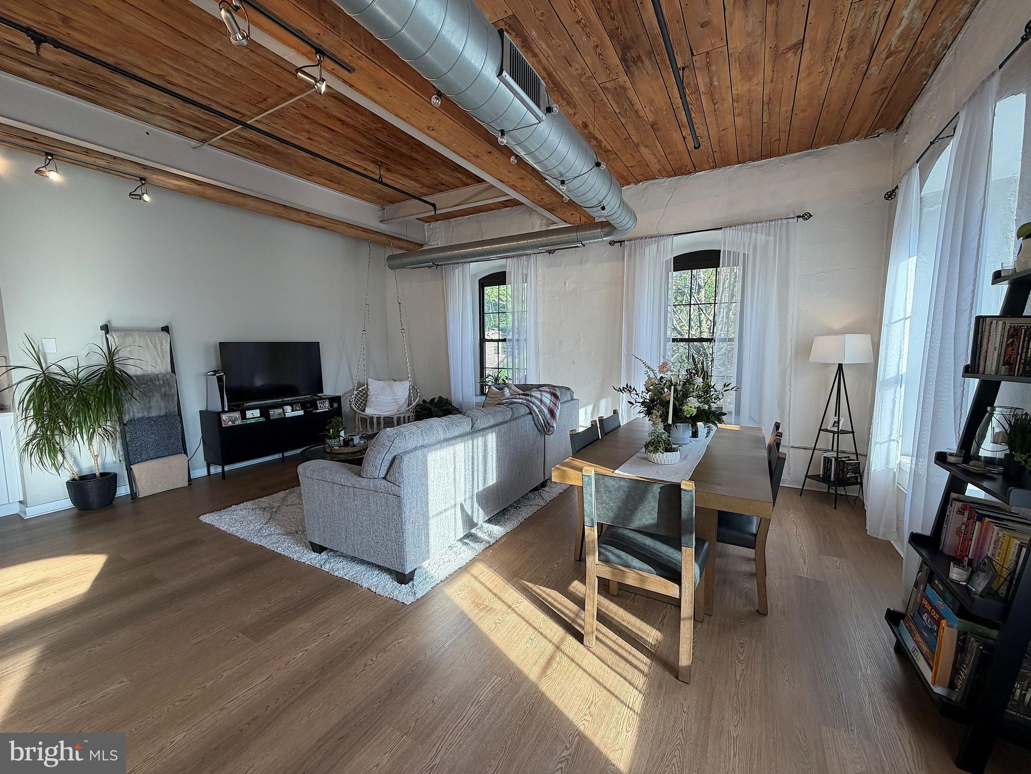 ROXBOROUGH - Residential