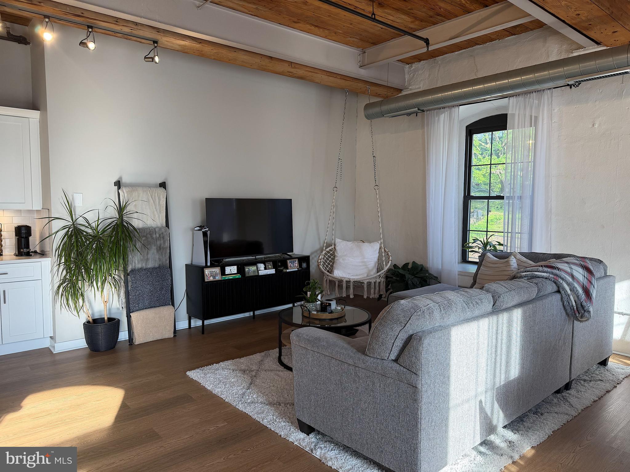 ROXBOROUGH - Residential