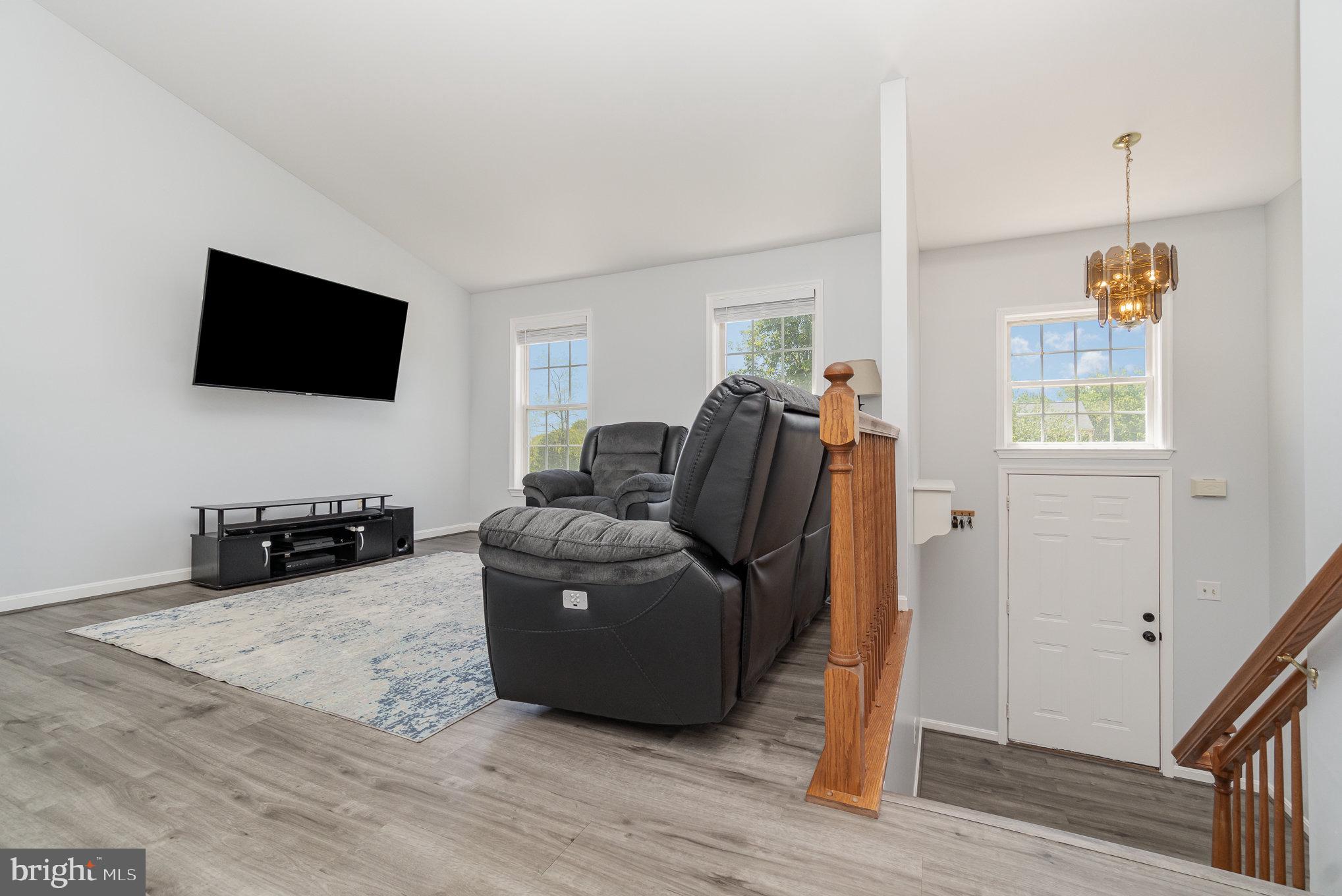 ORCHARD HILLS - Residential