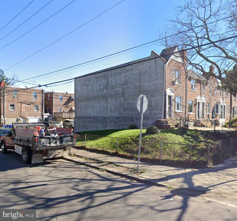 WEST OAK LANE - Land