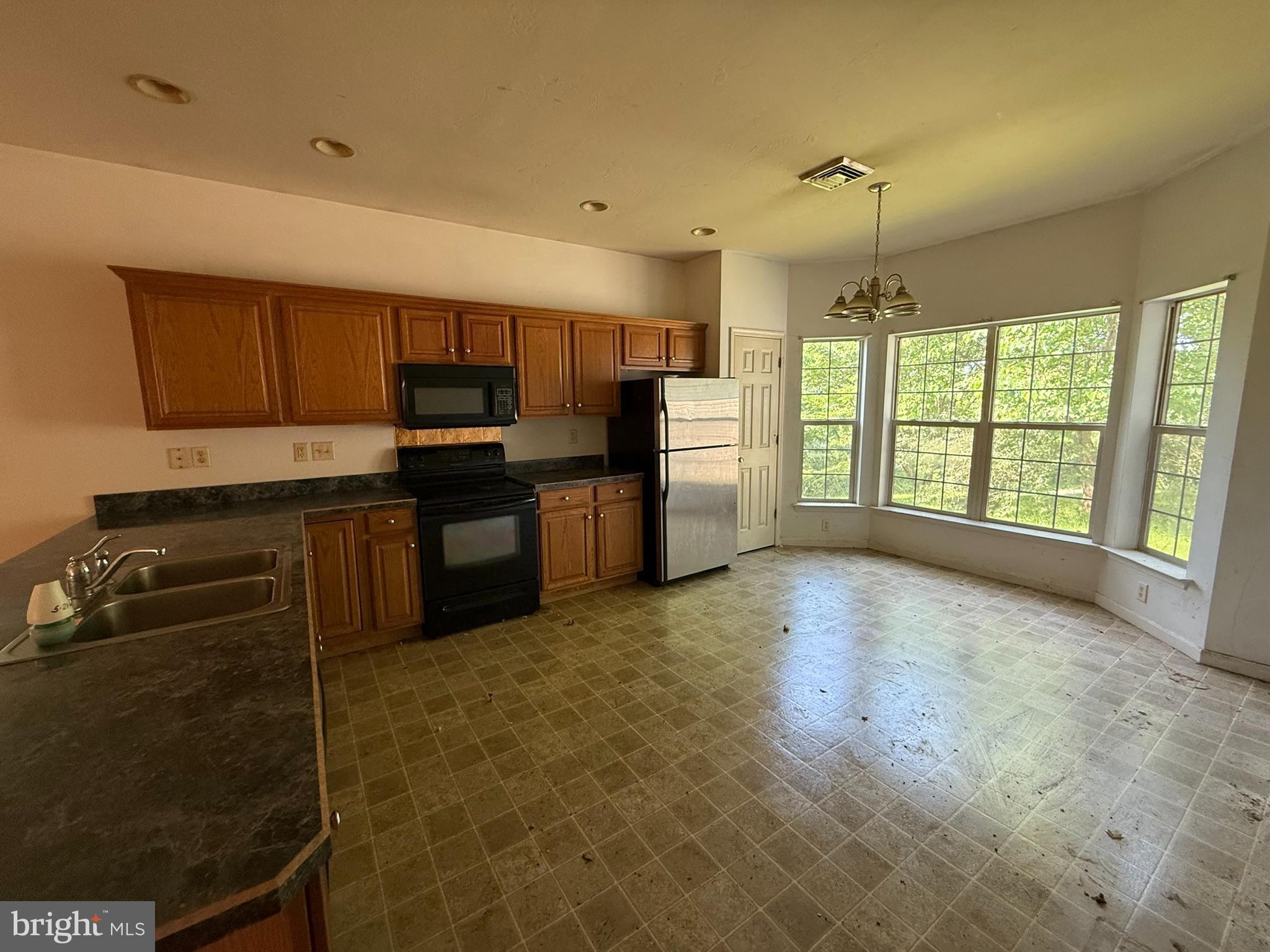 12 RR MOUNTAIN STREET