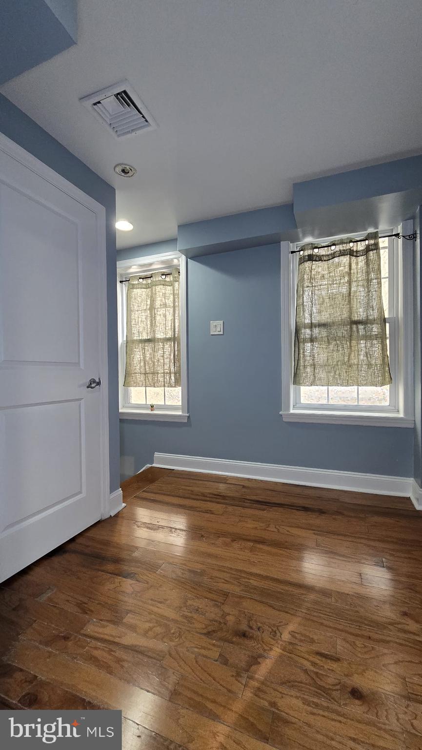 LUDLOW - Residential