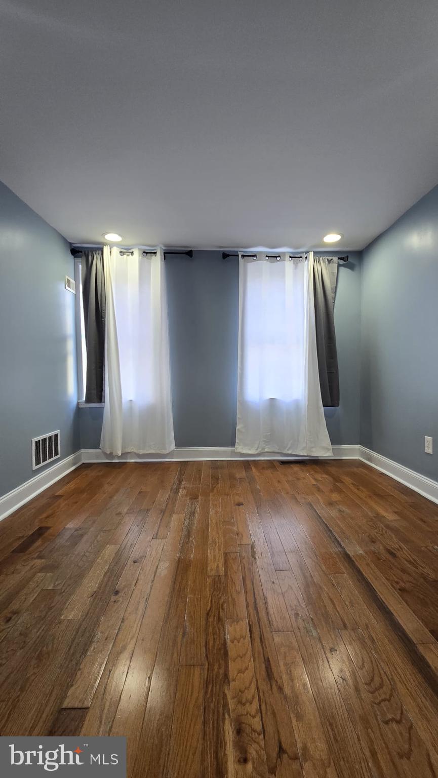 LUDLOW - Residential