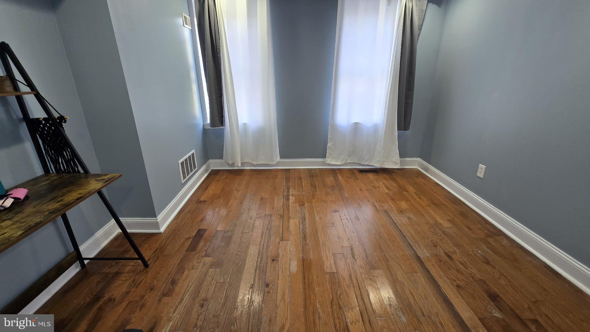 LUDLOW - Residential