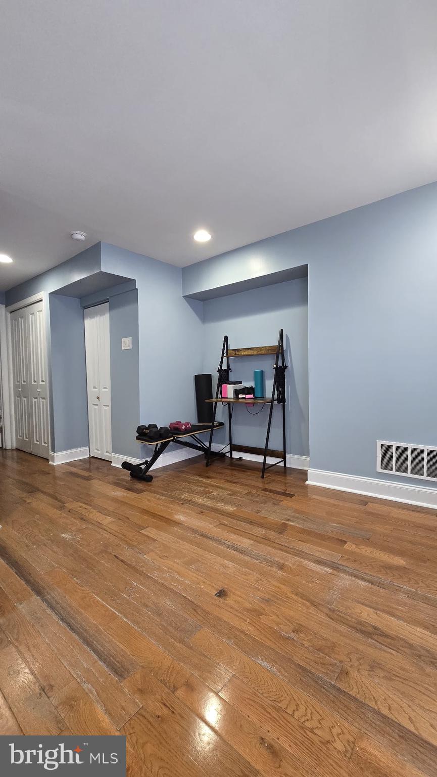 LUDLOW - Residential