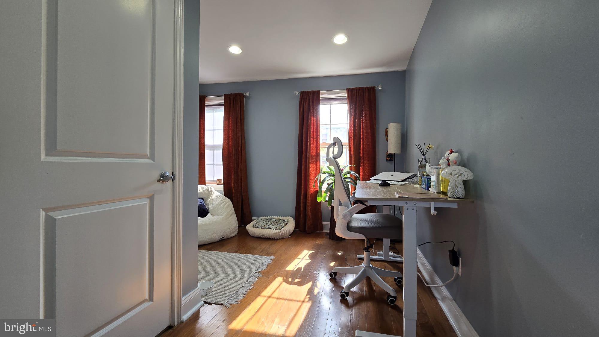 LUDLOW - Residential