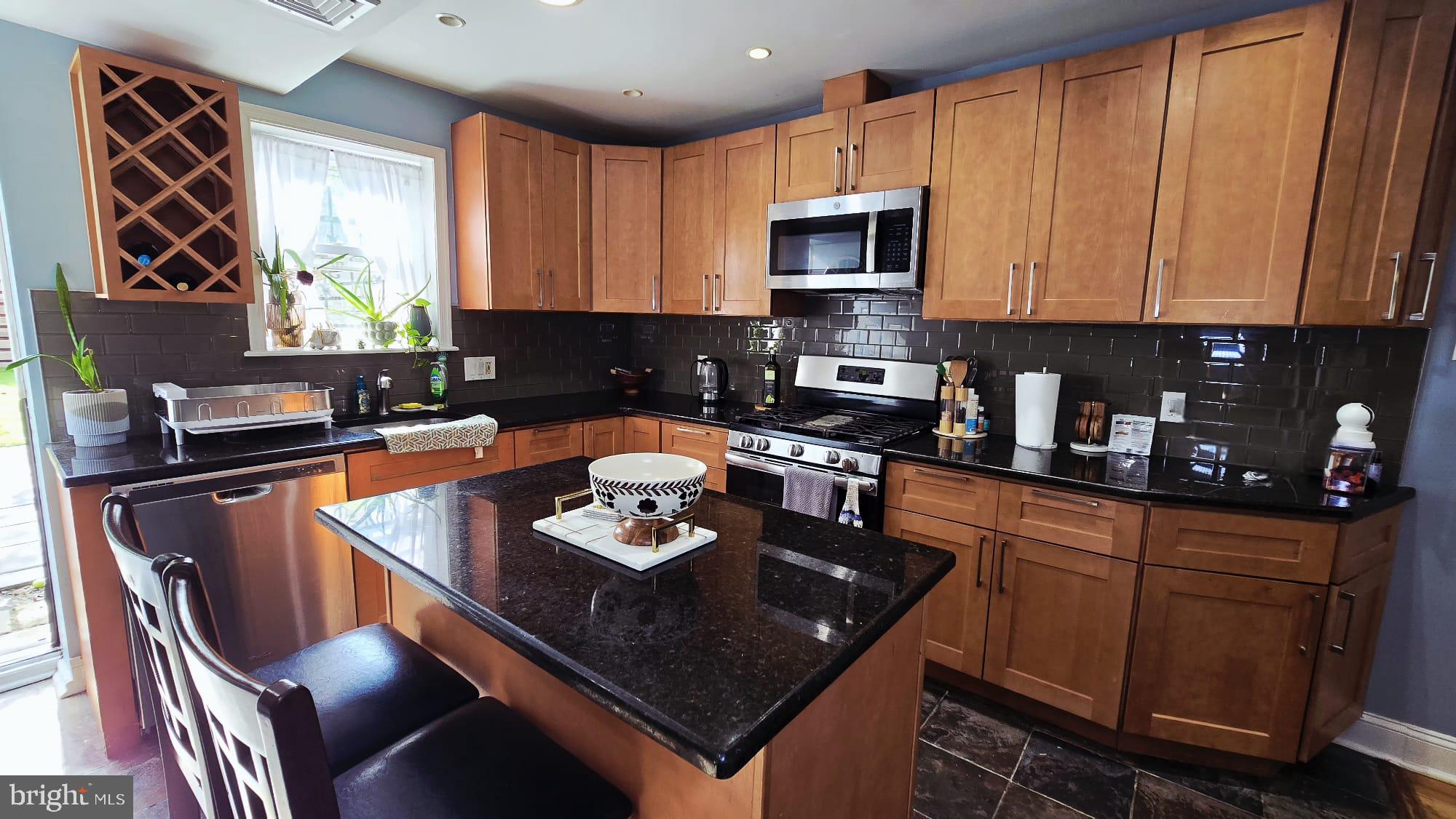 LUDLOW - Residential