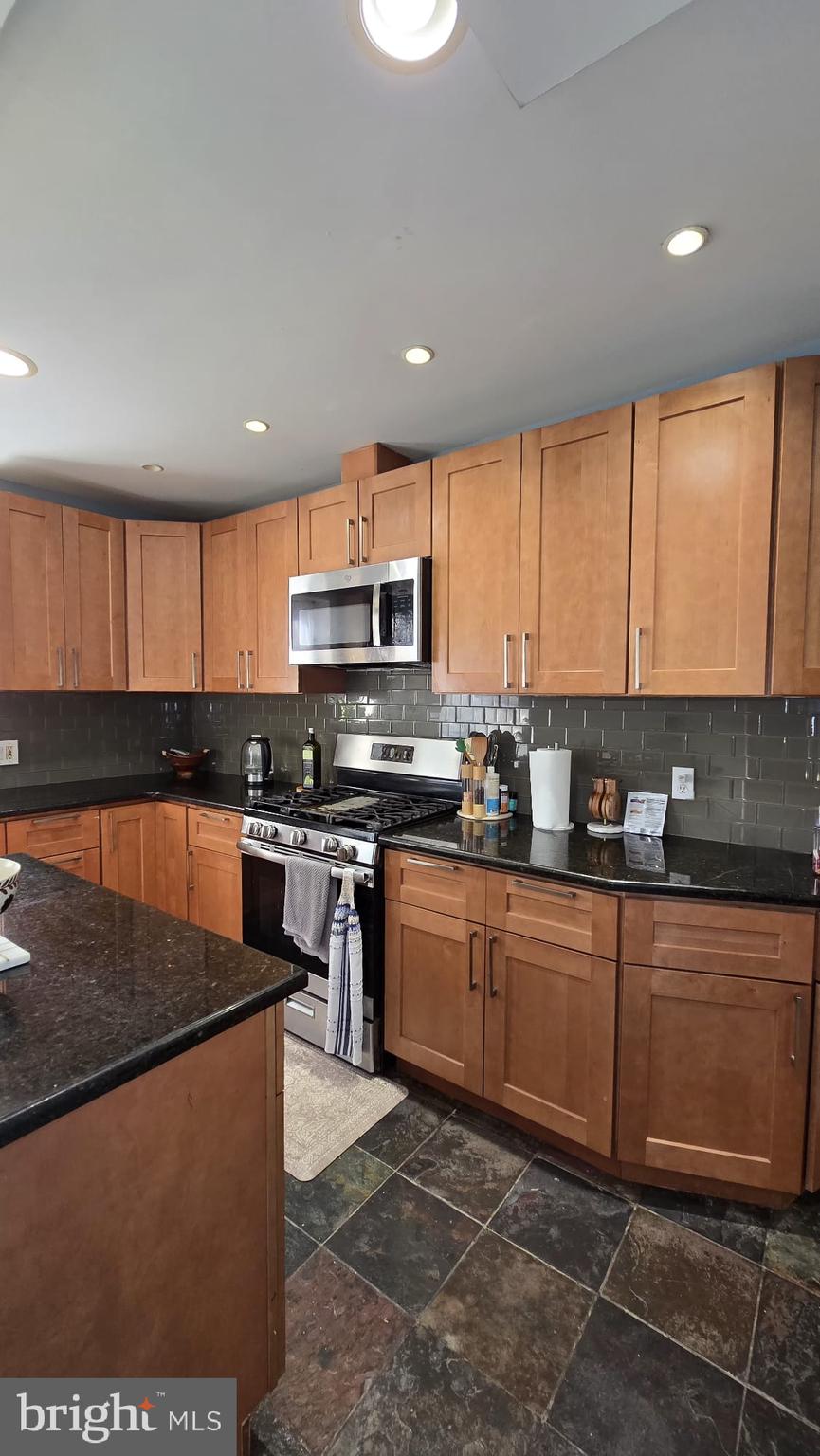 LUDLOW - Residential