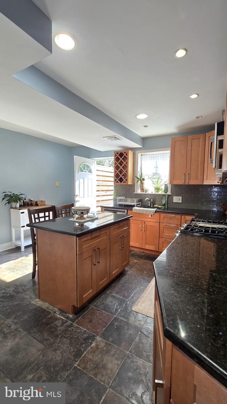 LUDLOW - Residential