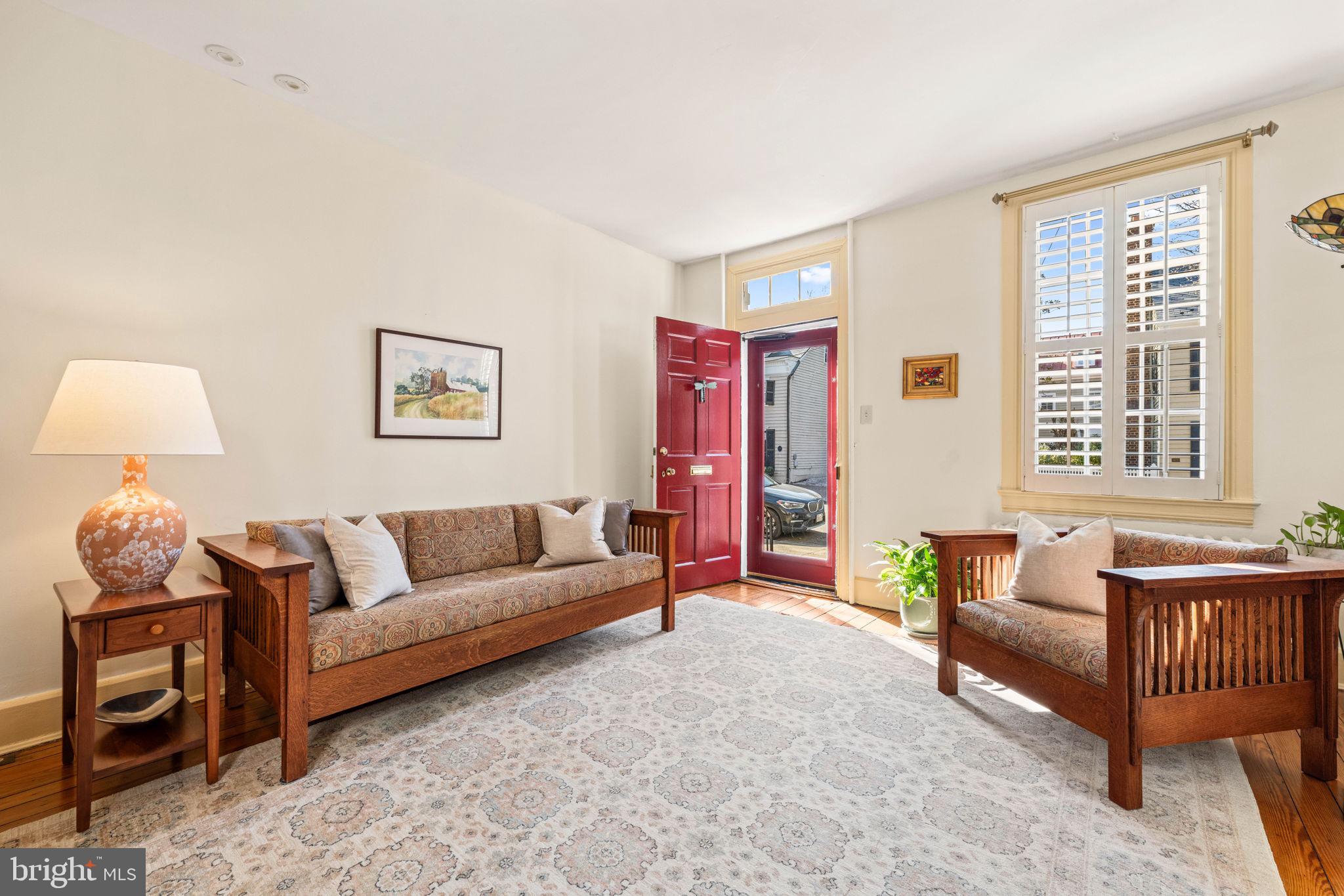 416 S FAIRFAX STREET S