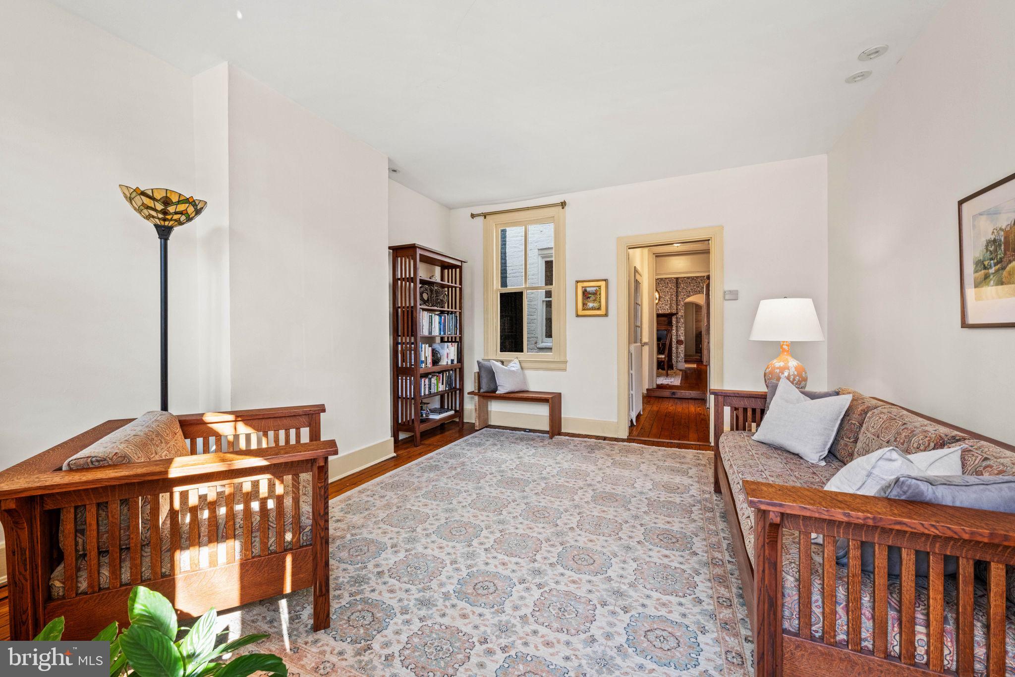 416 S FAIRFAX STREET S