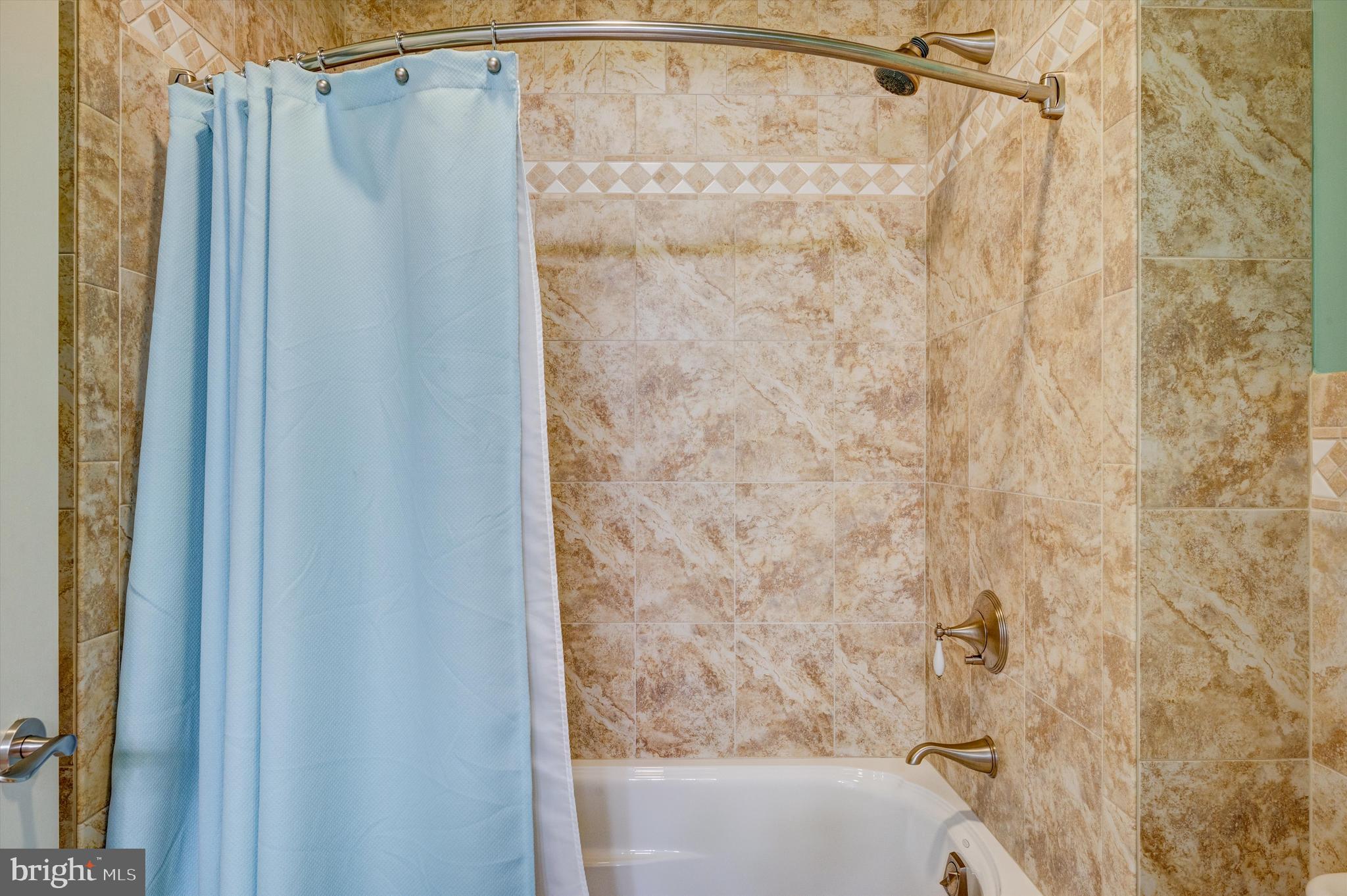 FOUNTAIN HEAD - Residential