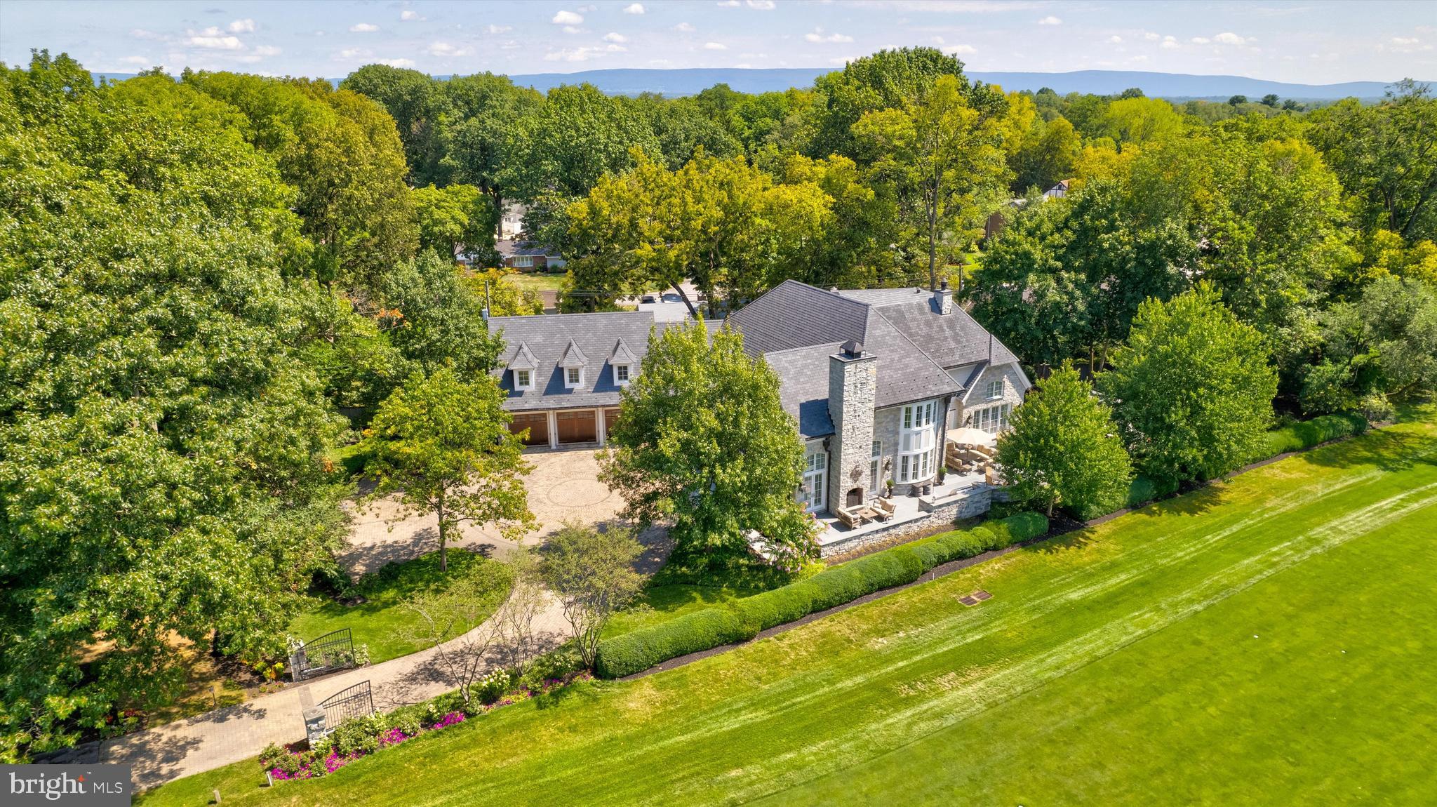 FOUNTAIN HEAD - Residential