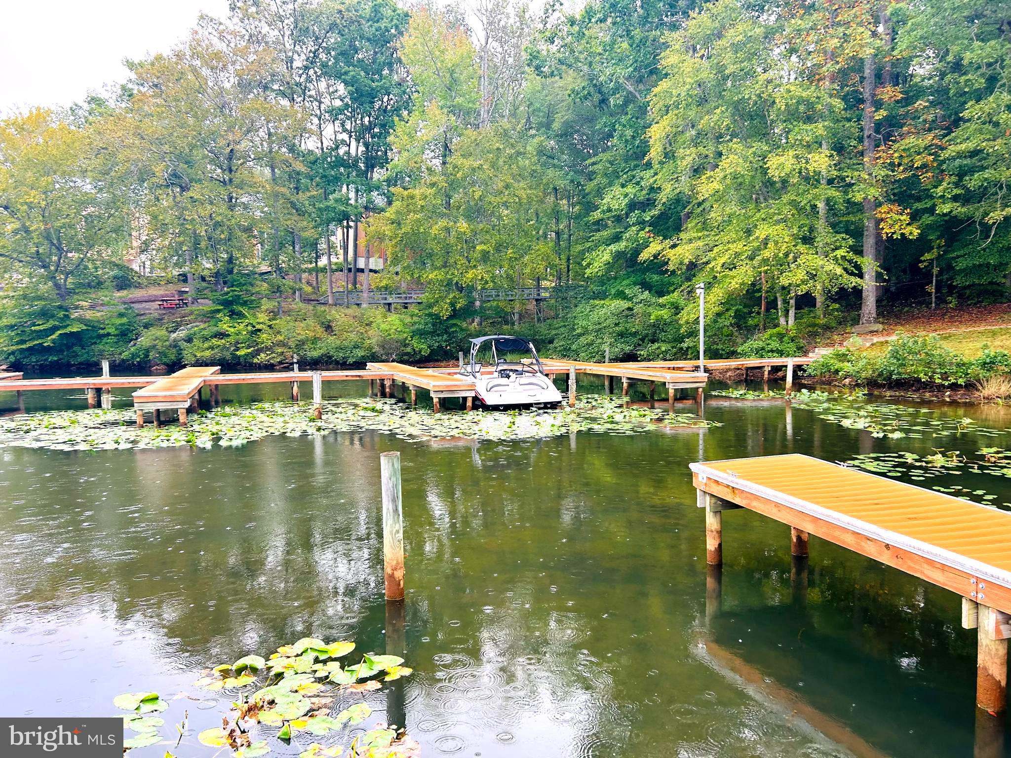 FRESHWATER ESTATES - Land