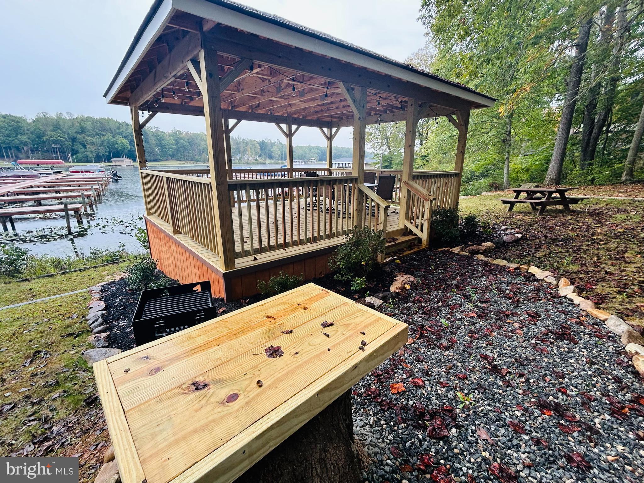 FRESHWATER ESTATES - Land