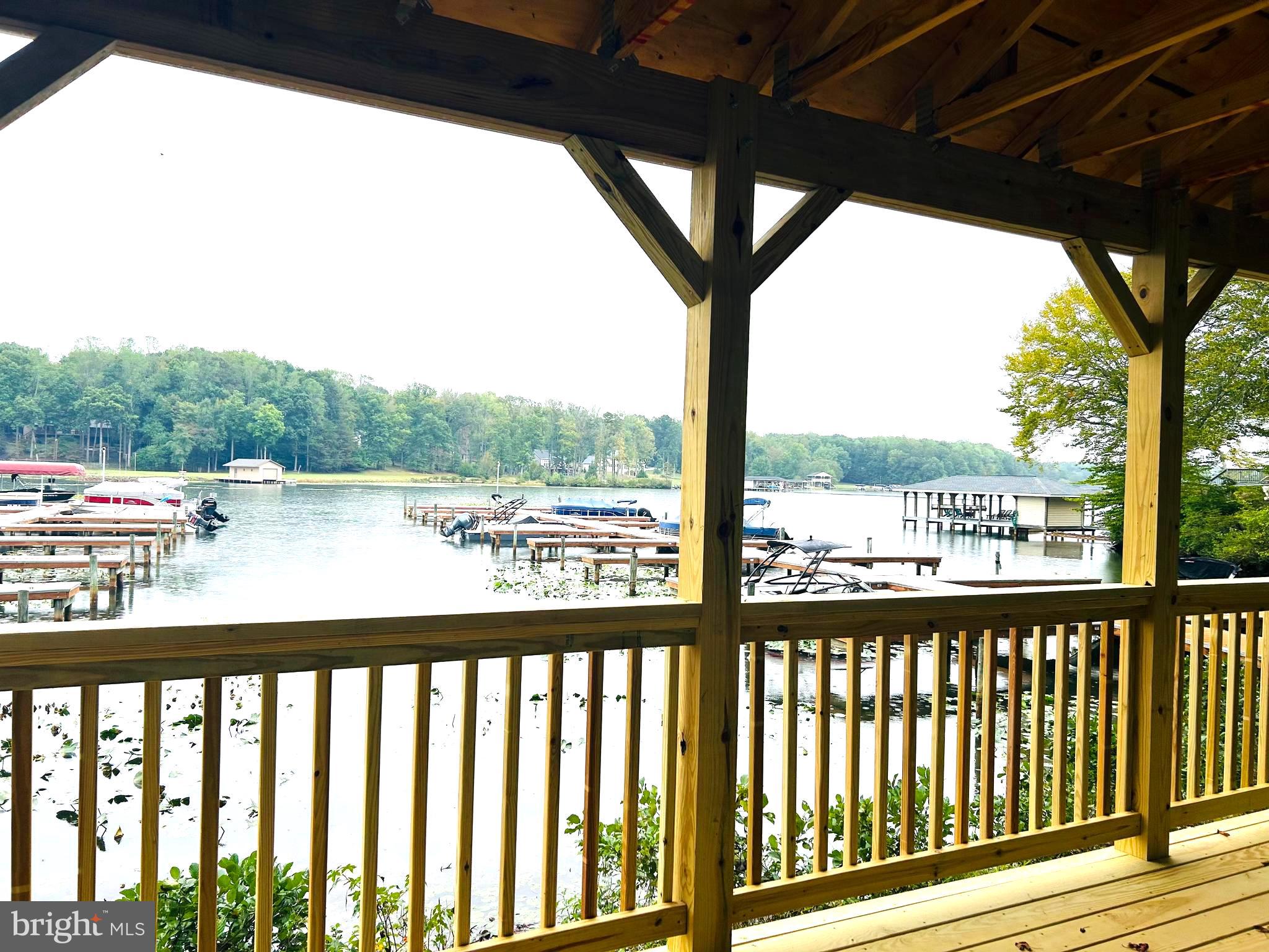 FRESHWATER ESTATES - Land