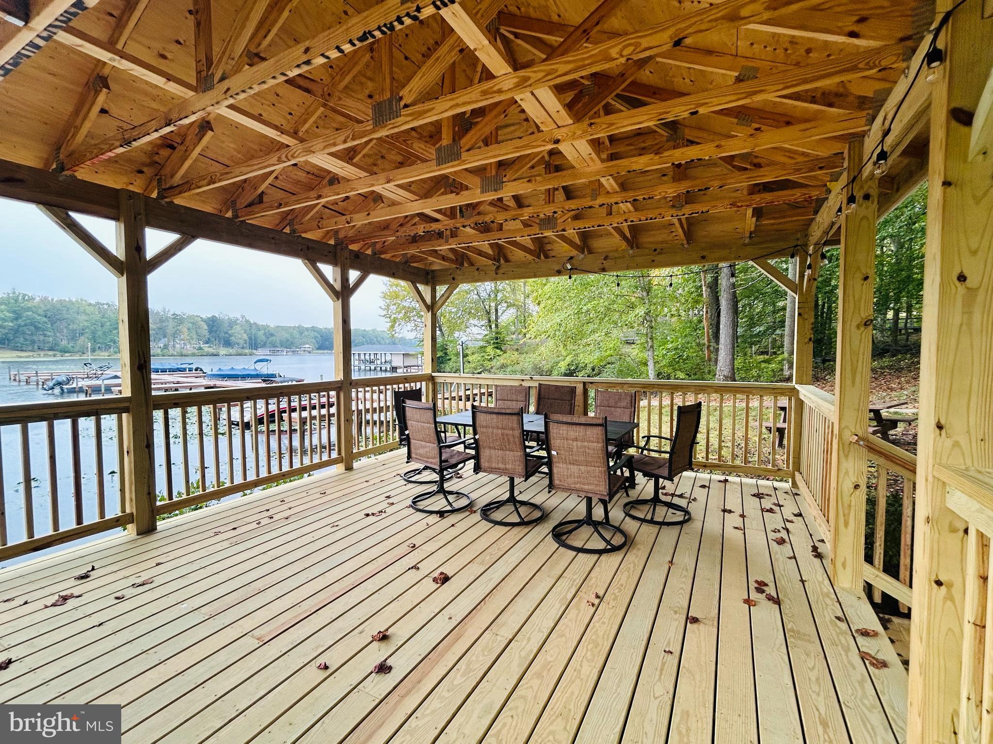 FRESHWATER ESTATES - Land