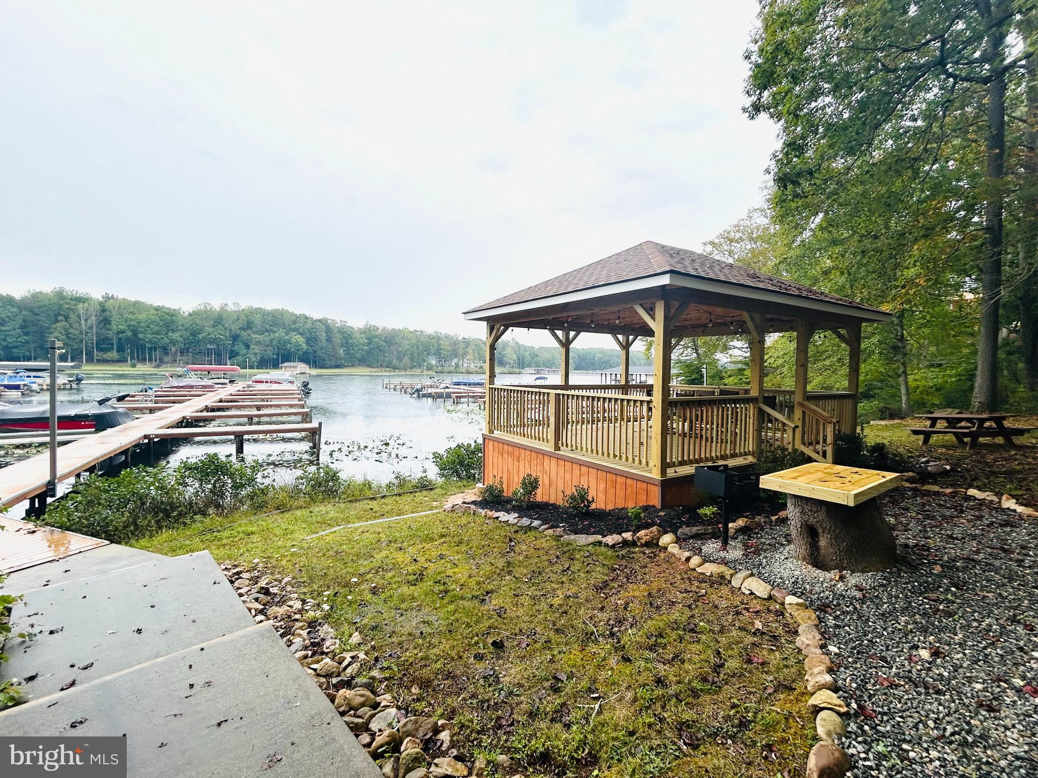 FRESHWATER ESTATES - Land