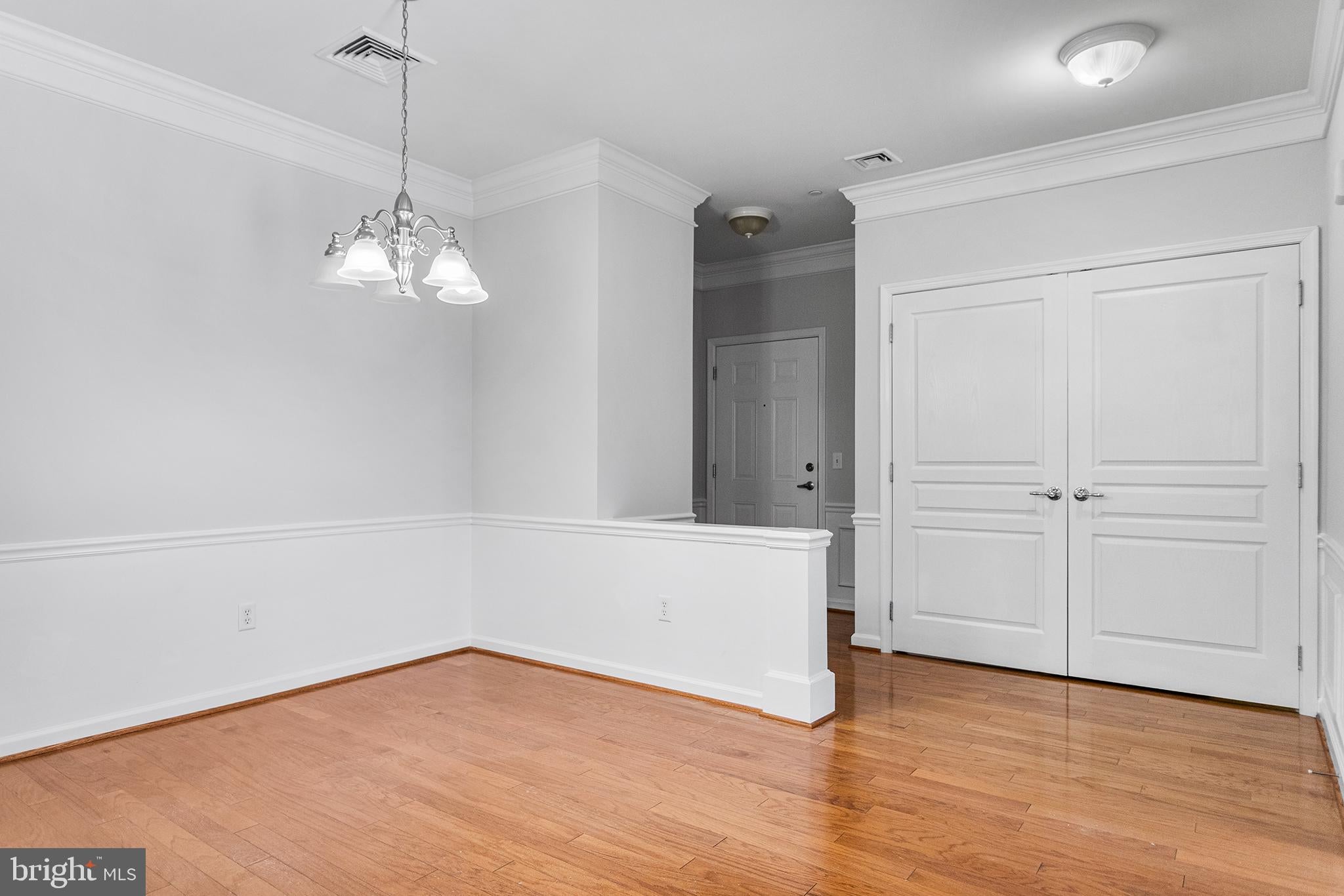 124 CREEKSIDE DRIVE 8