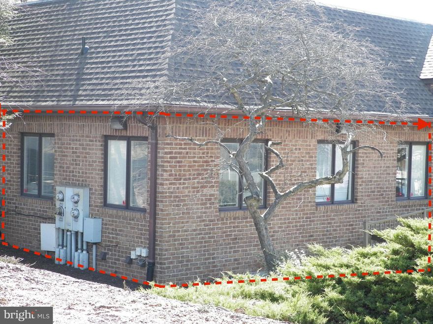 500sf Dental office available, 3 chairs and fully equipped.  A great office to begin a dental practice or for a second location.  Space is shared with the owner's dental practice on the main level.   Reception Services available for negotiations.