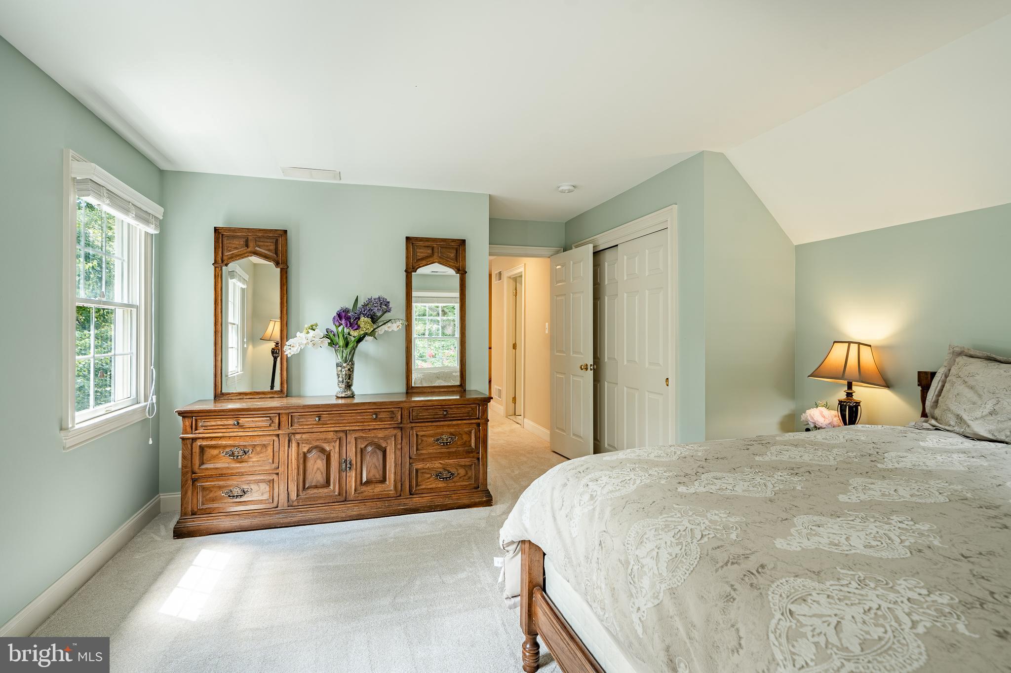 OAK HOLLOW - Residential