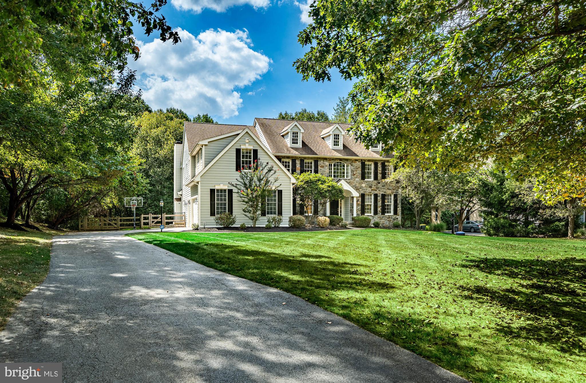 OAK HOLLOW - Residential