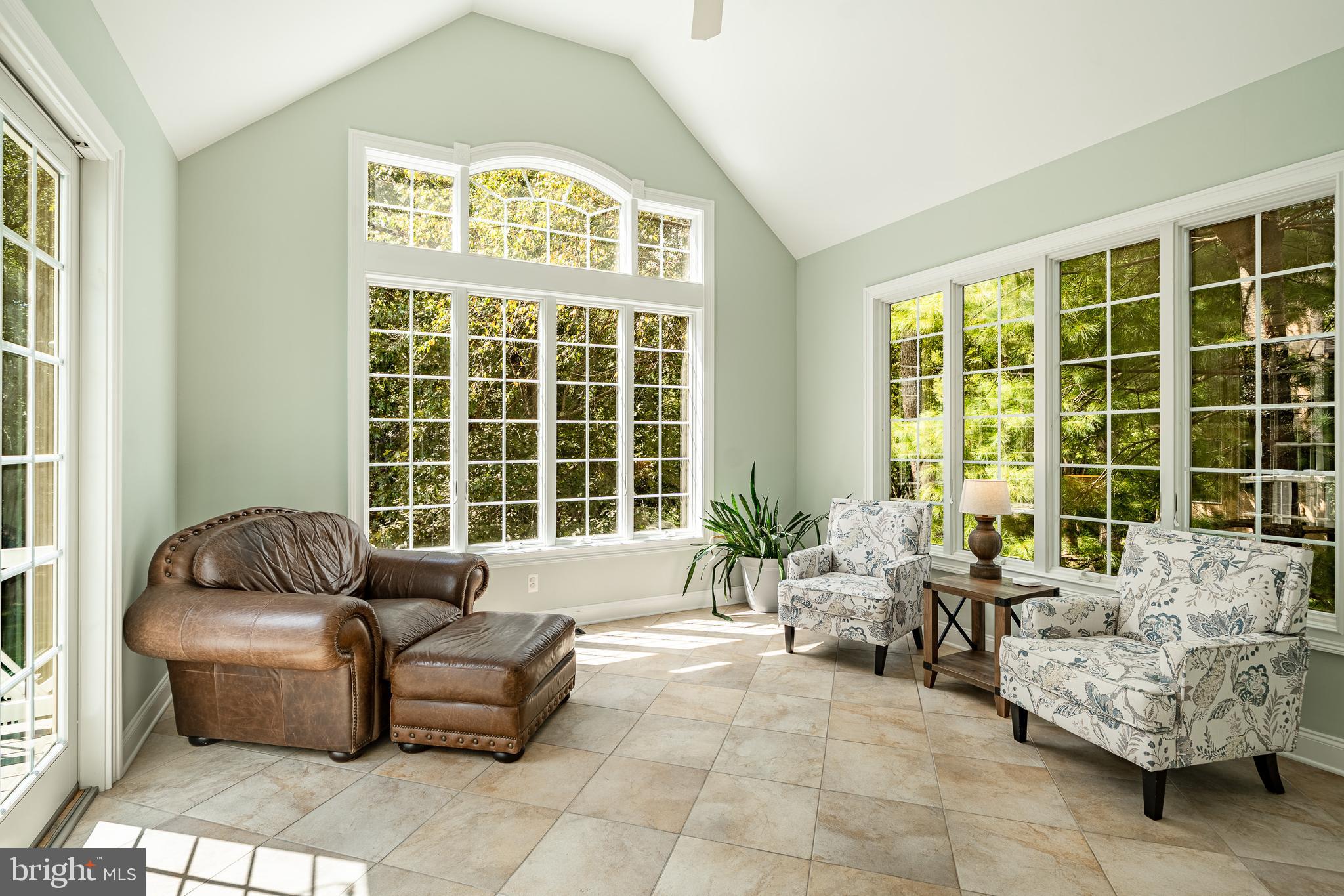 OAK HOLLOW - Residential