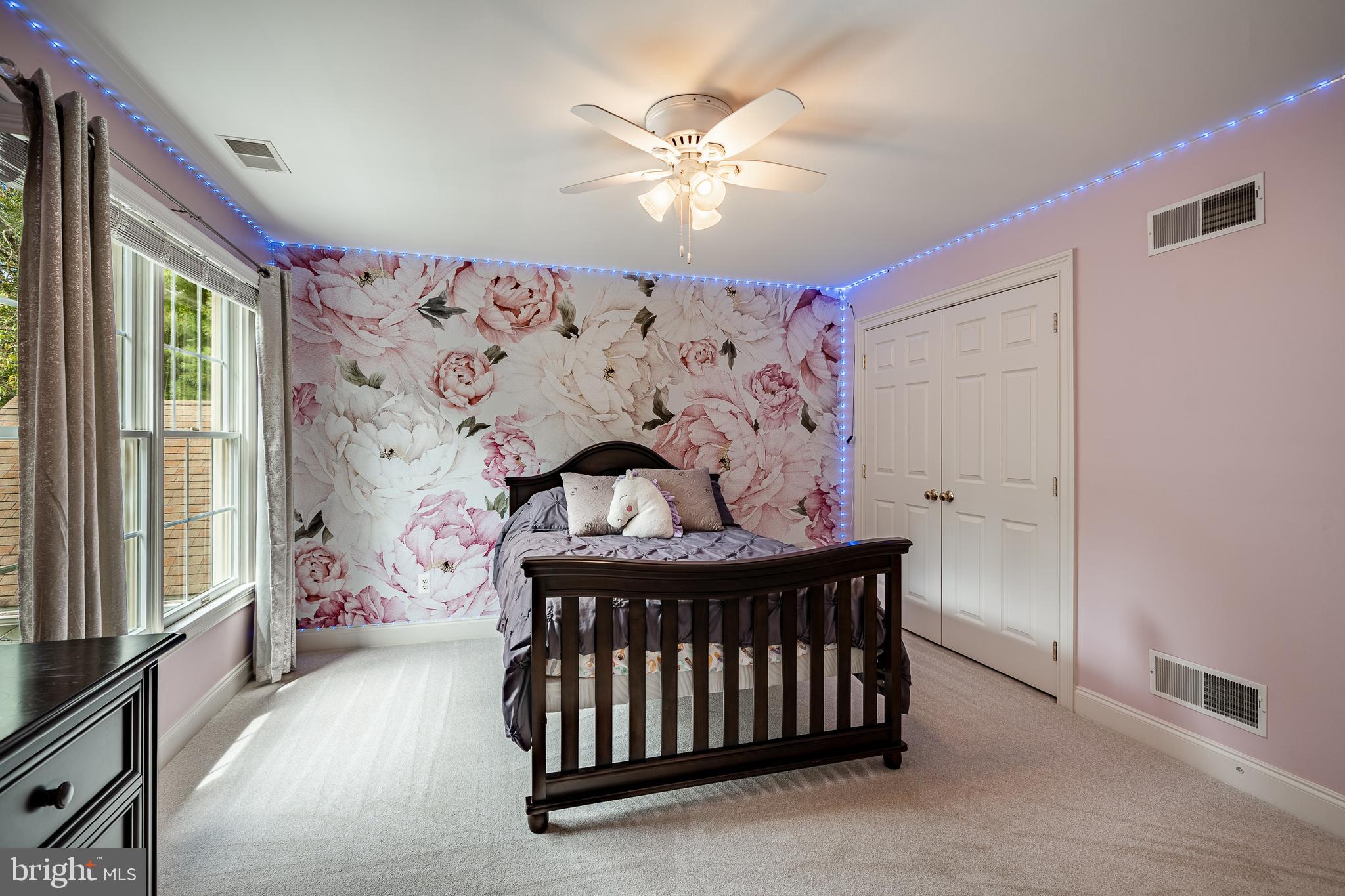 OAK HOLLOW - Residential