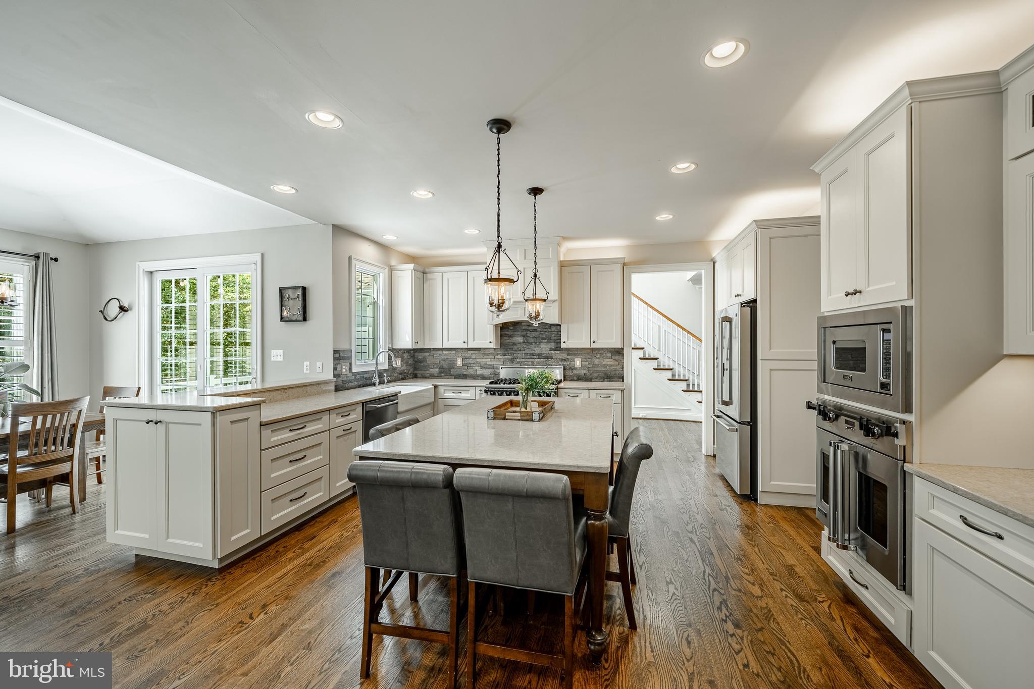 OAK HOLLOW - Residential