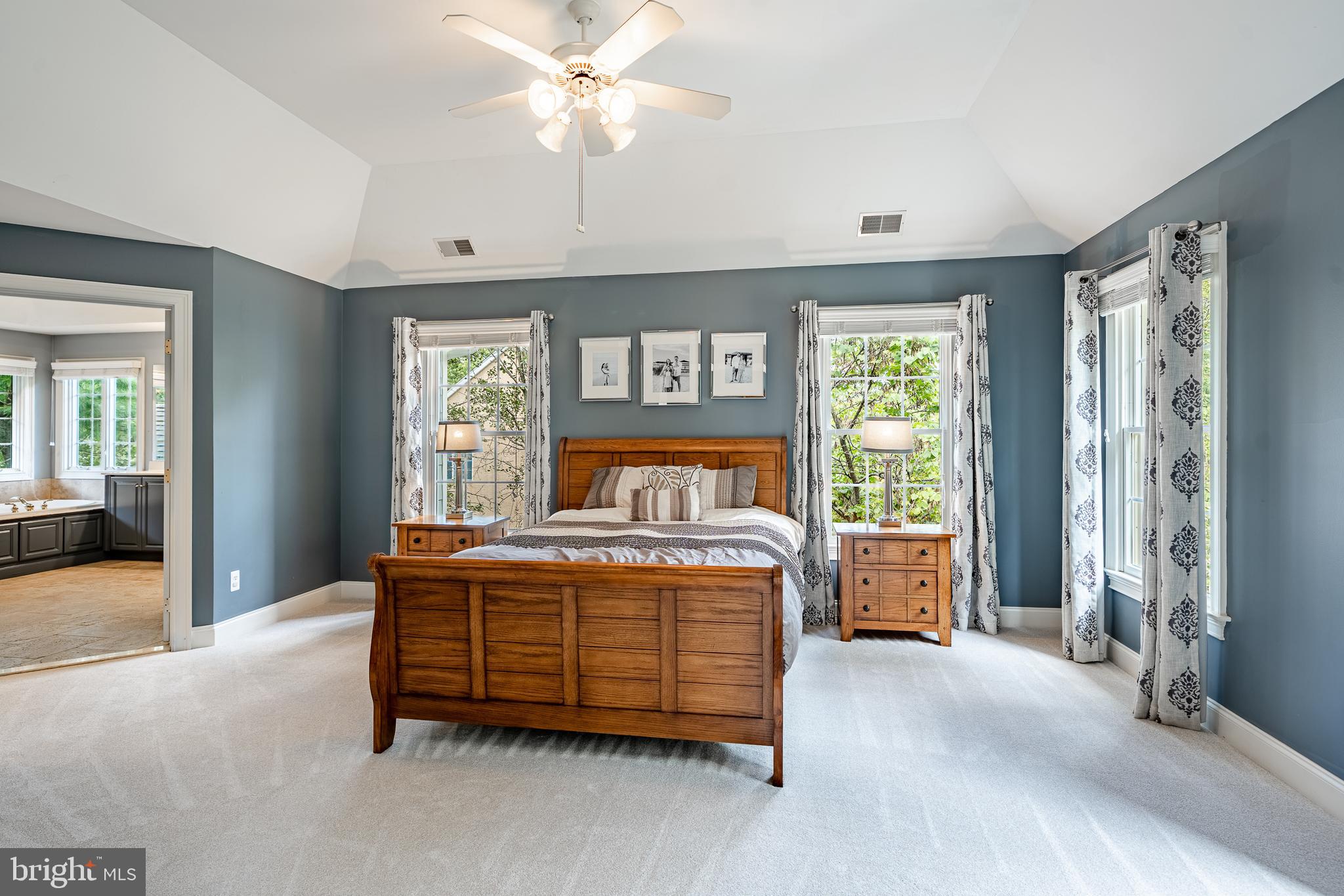 OAK HOLLOW - Residential