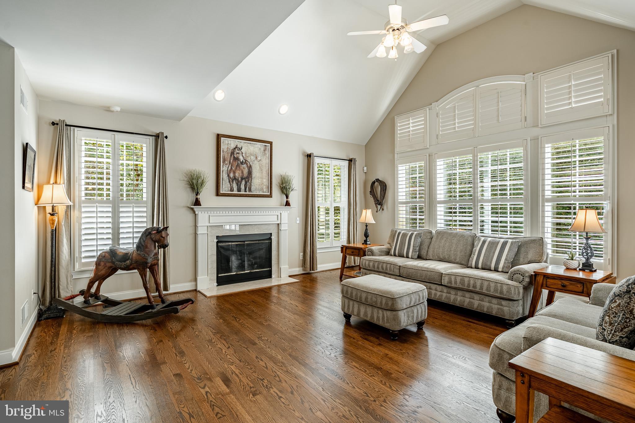 OAK HOLLOW - Residential