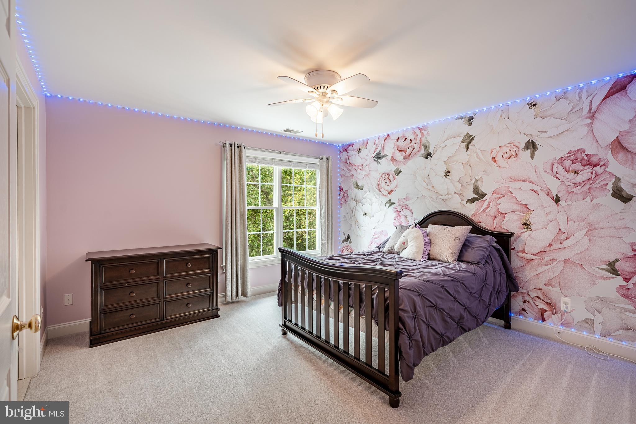 OAK HOLLOW - Residential