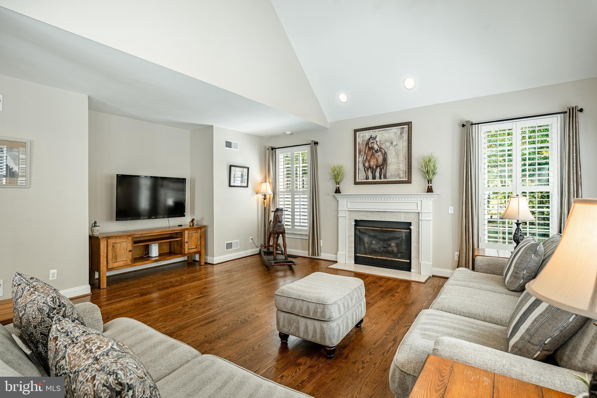 OAK HOLLOW - Residential