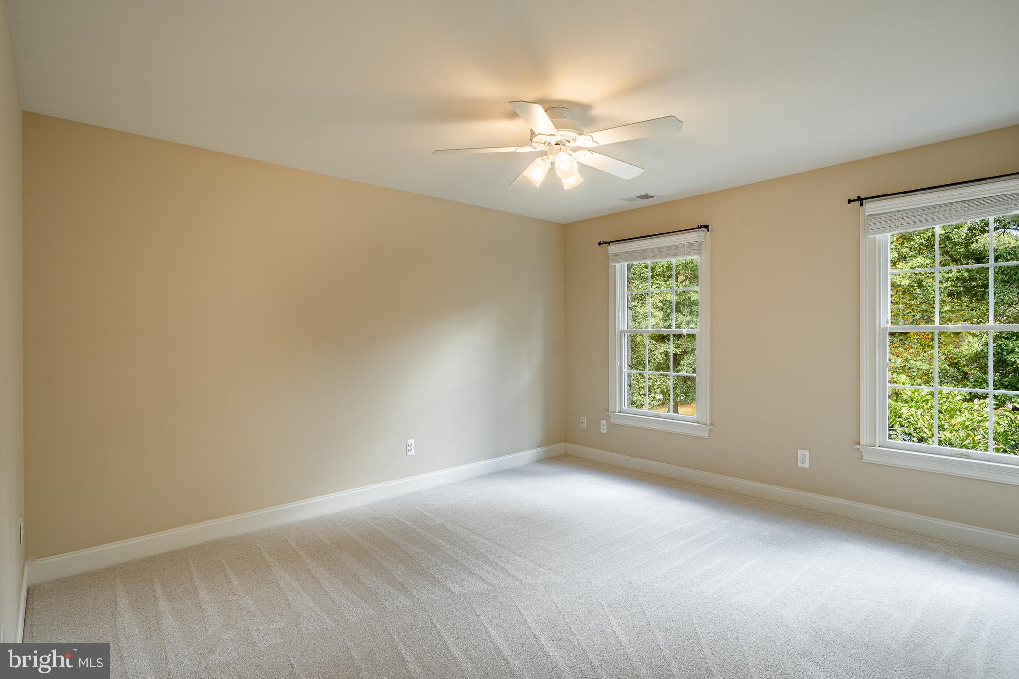 OAK HOLLOW - Residential