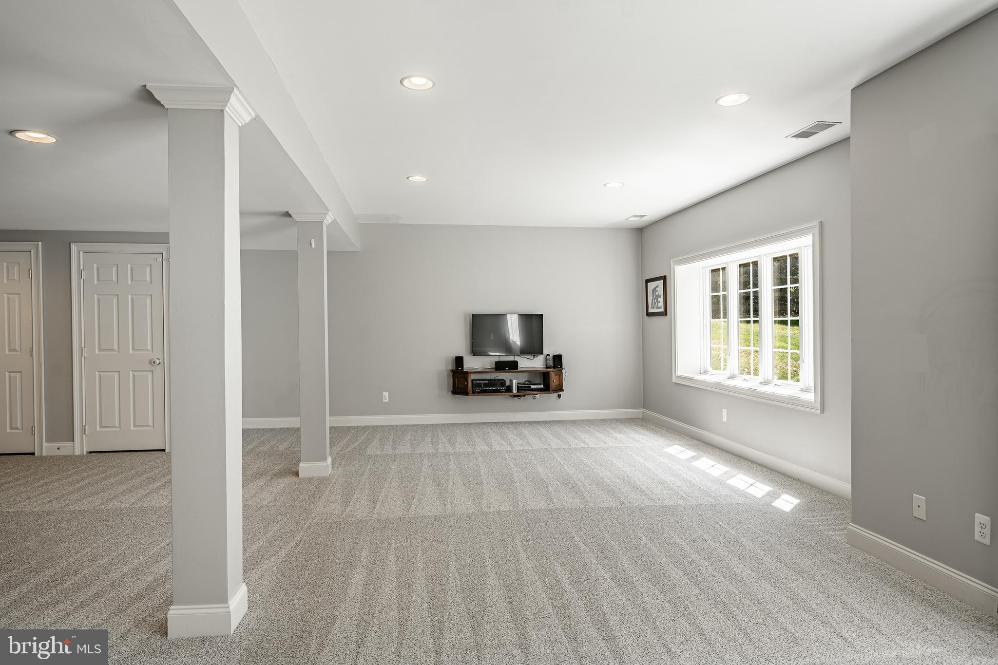 OAK HOLLOW - Residential