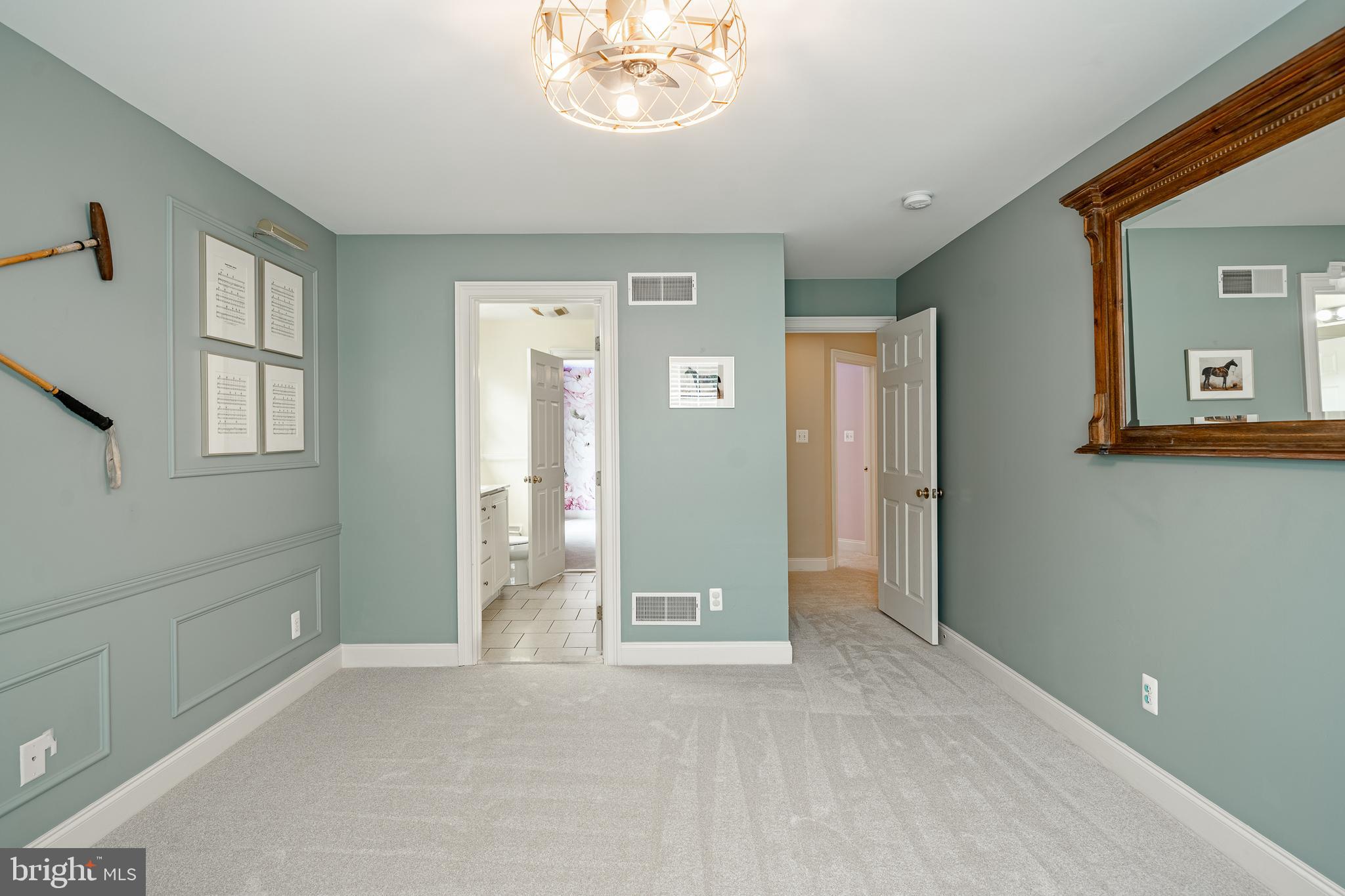 OAK HOLLOW - Residential