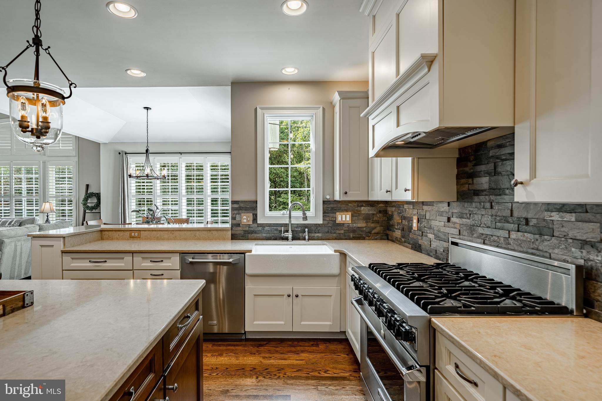 OAK HOLLOW - Residential