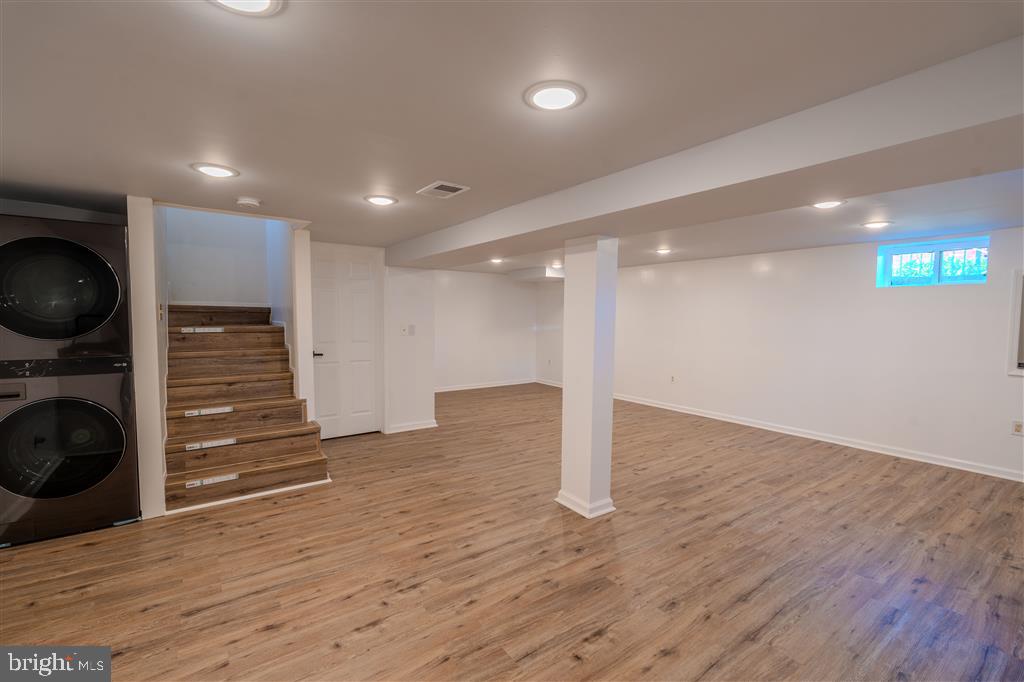 WHEATON HILLS - Residential