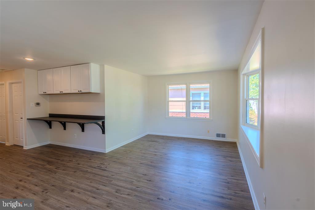 WHEATON HILLS - Residential